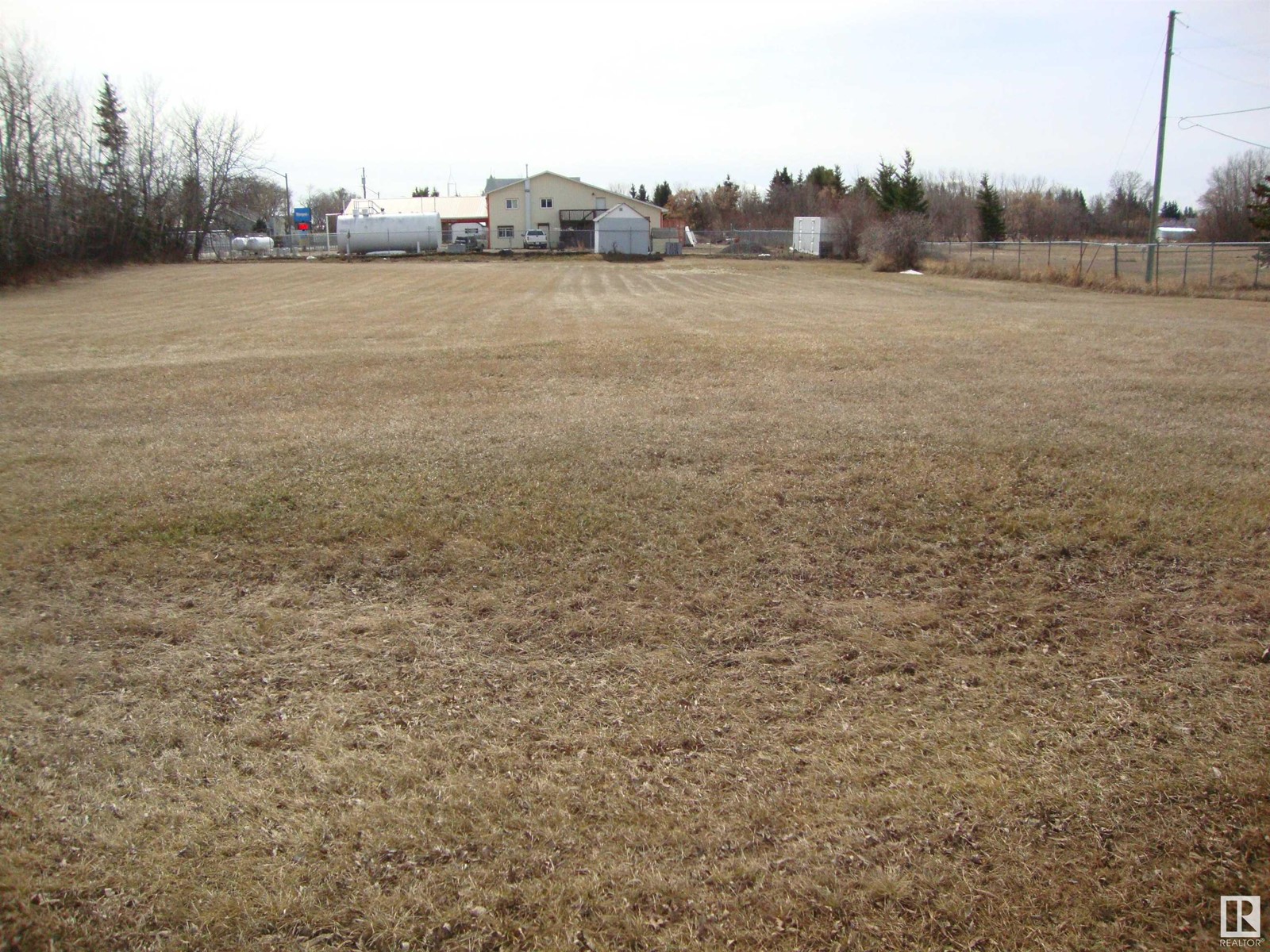 810 2nd St Property Photo 1