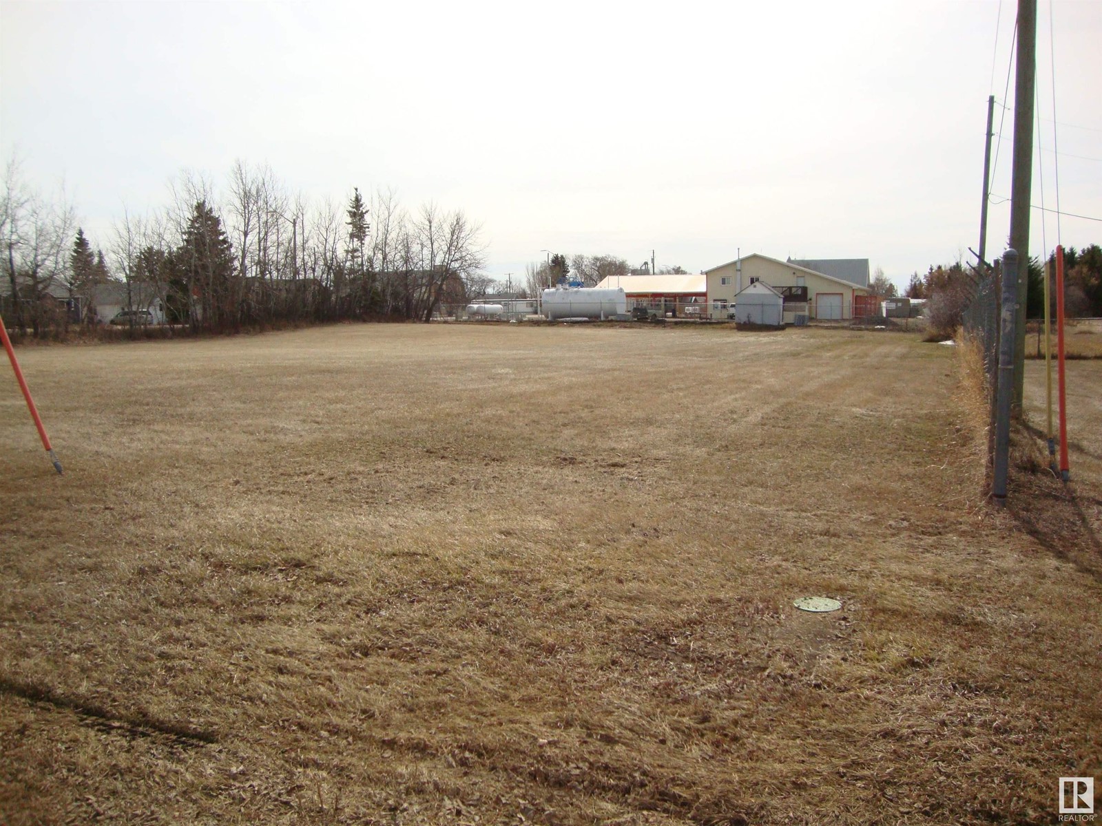 810 2nd St Property Photo 2