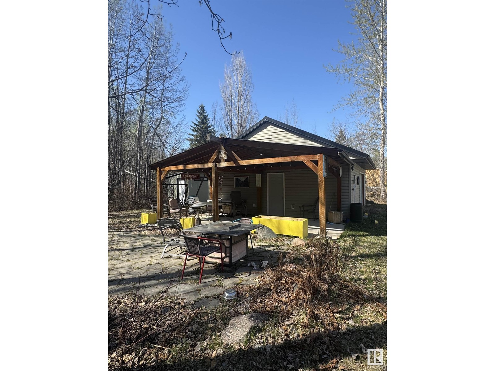 #210 4418 Hwy 633 Property Photo 4