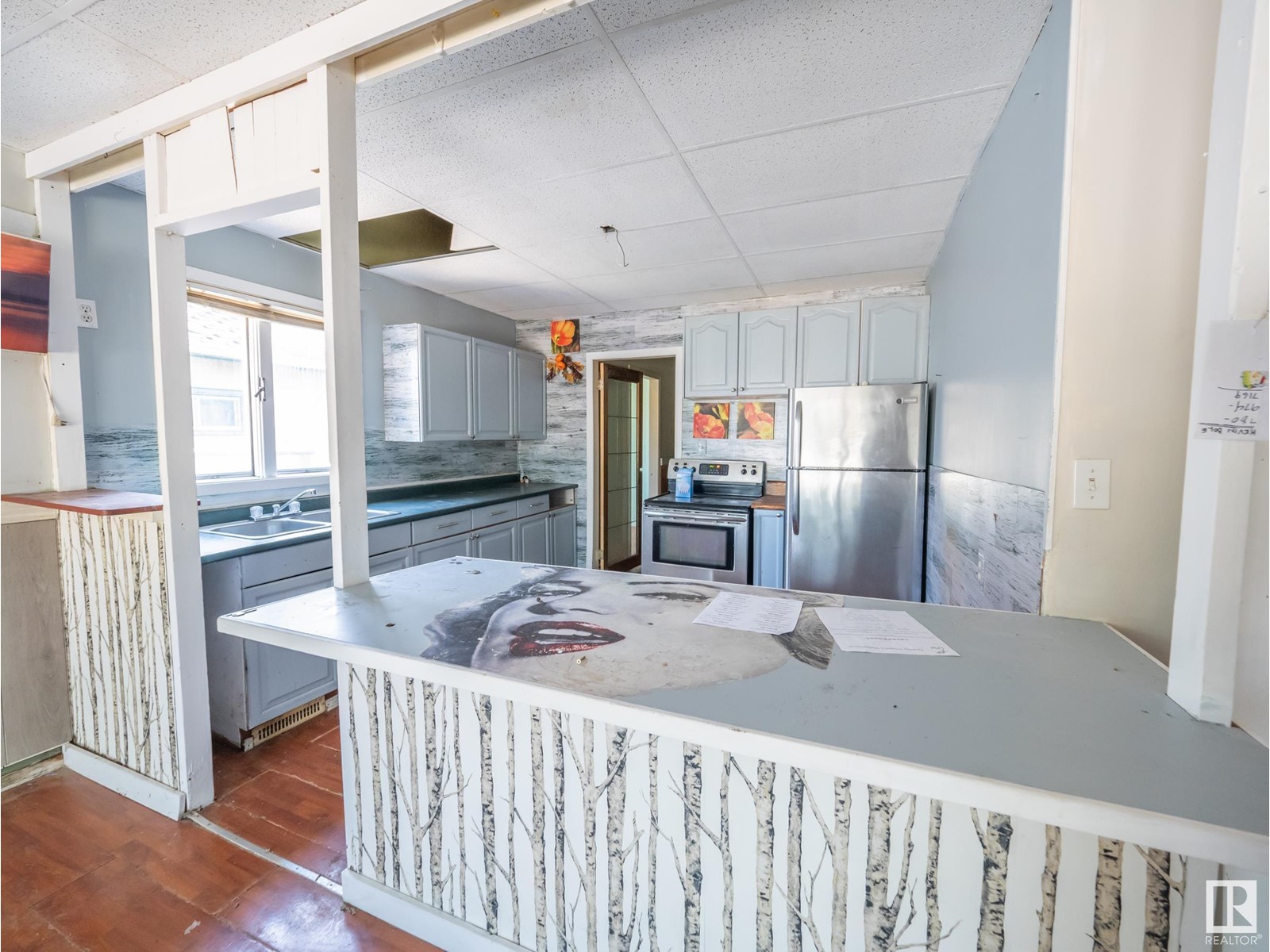 4737 50 Av Property Photo 4