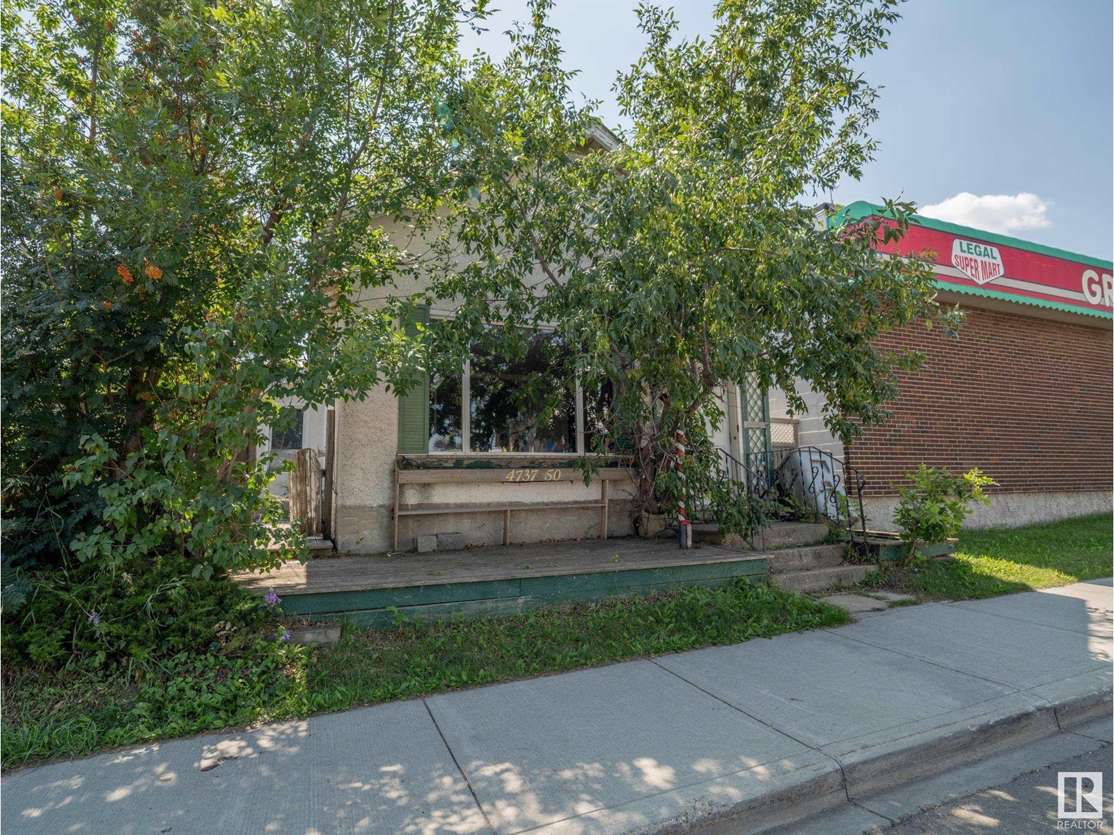 4737 50 Av Property Photo 10