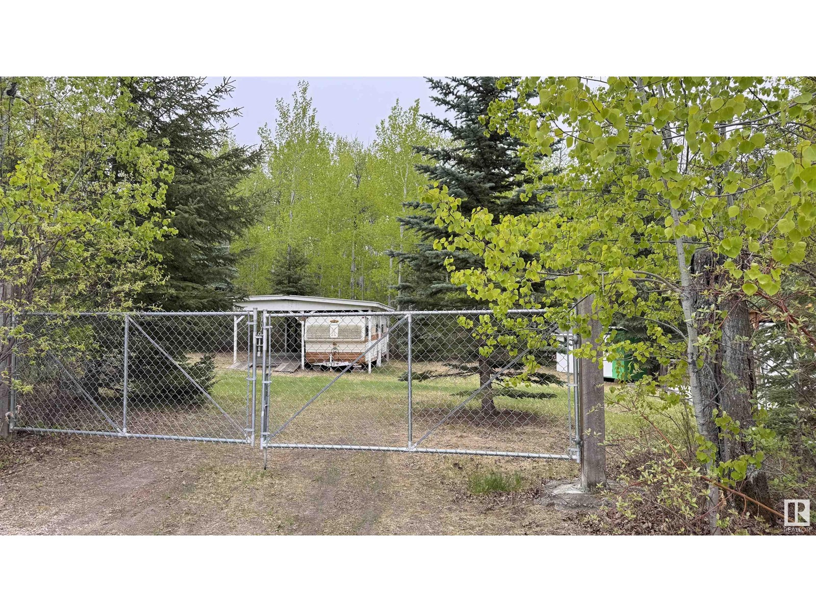 324, 11121 Twp Rd 595 Property Photo 3