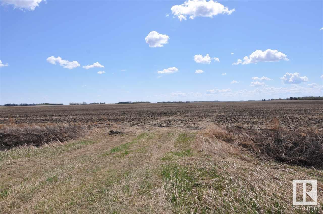 RR 261 TWP RD 570 Property Photo 1