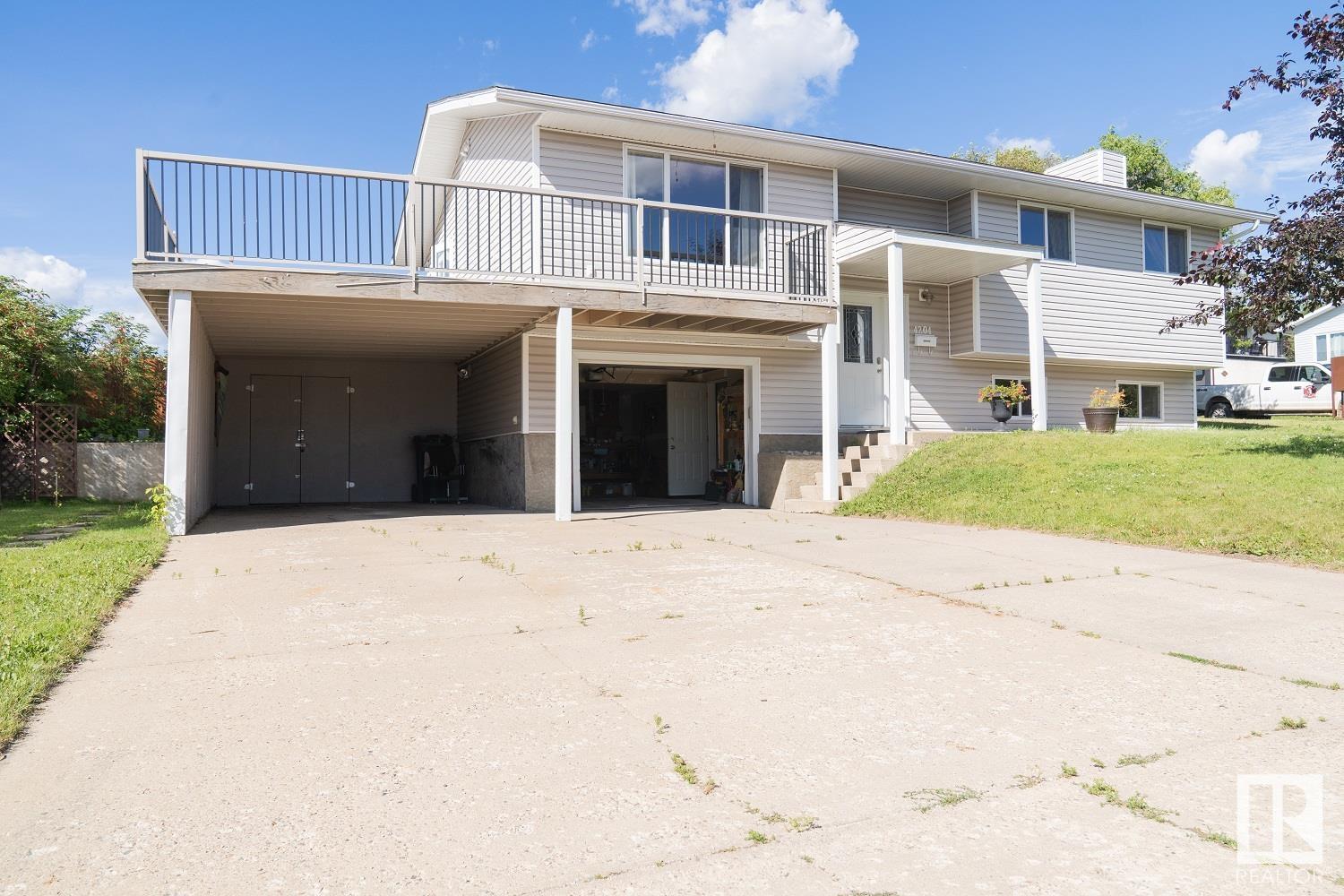 4204 50a Av Property Photo 1