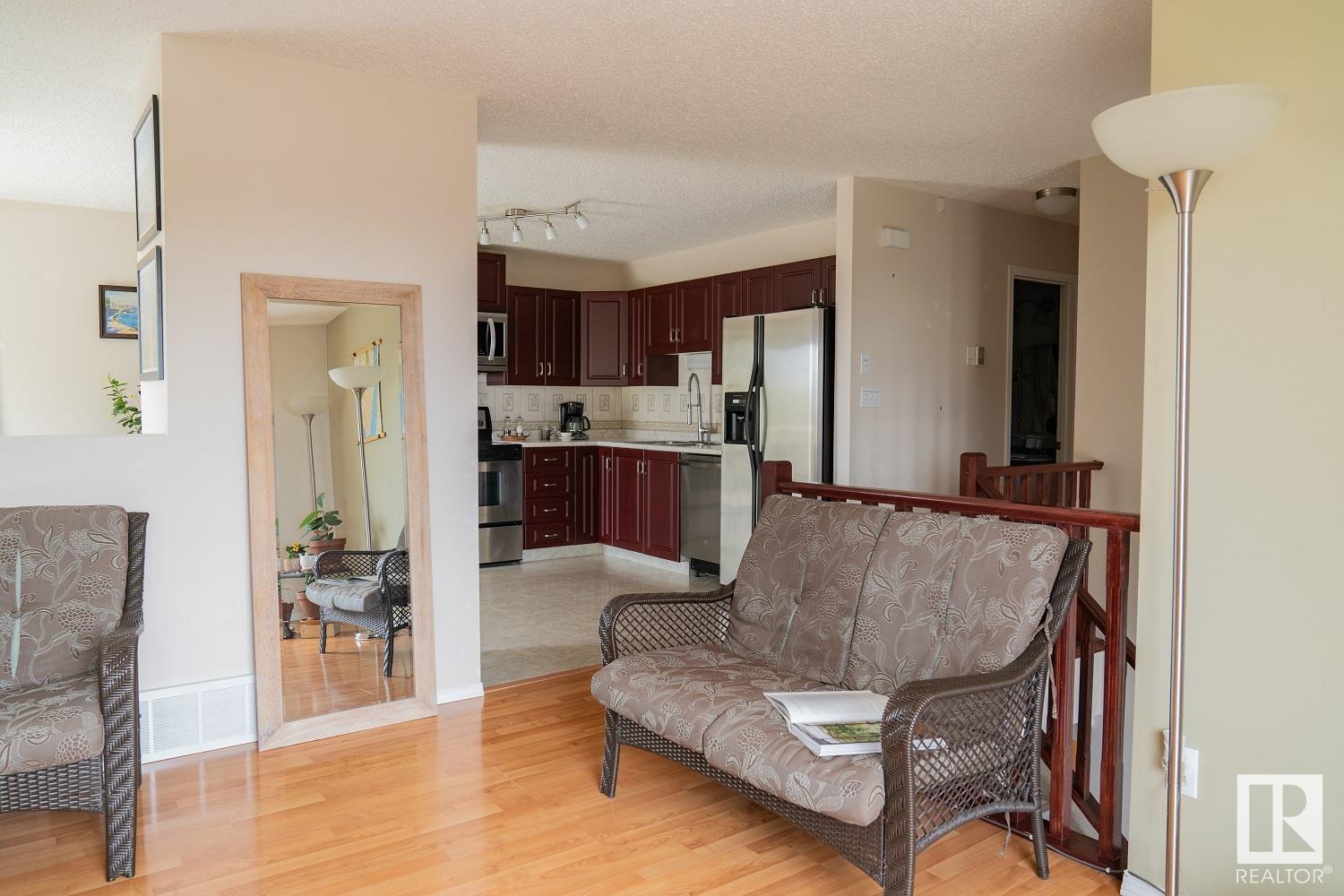 4204 50a Av Property Photo 4