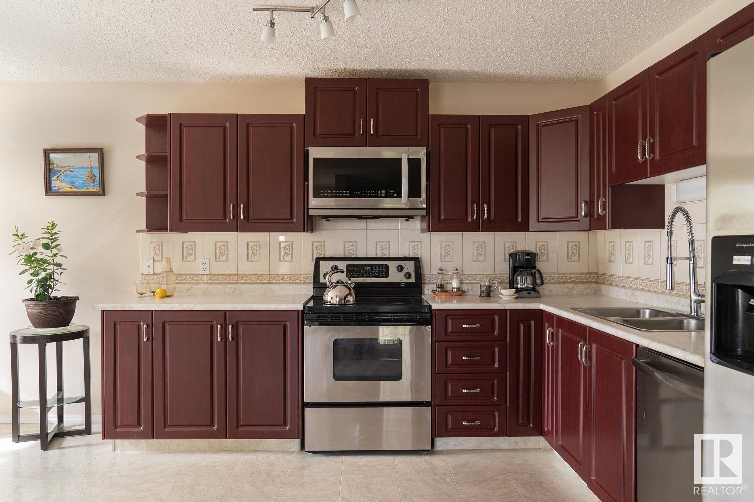 4204 50a Av Property Photo 6