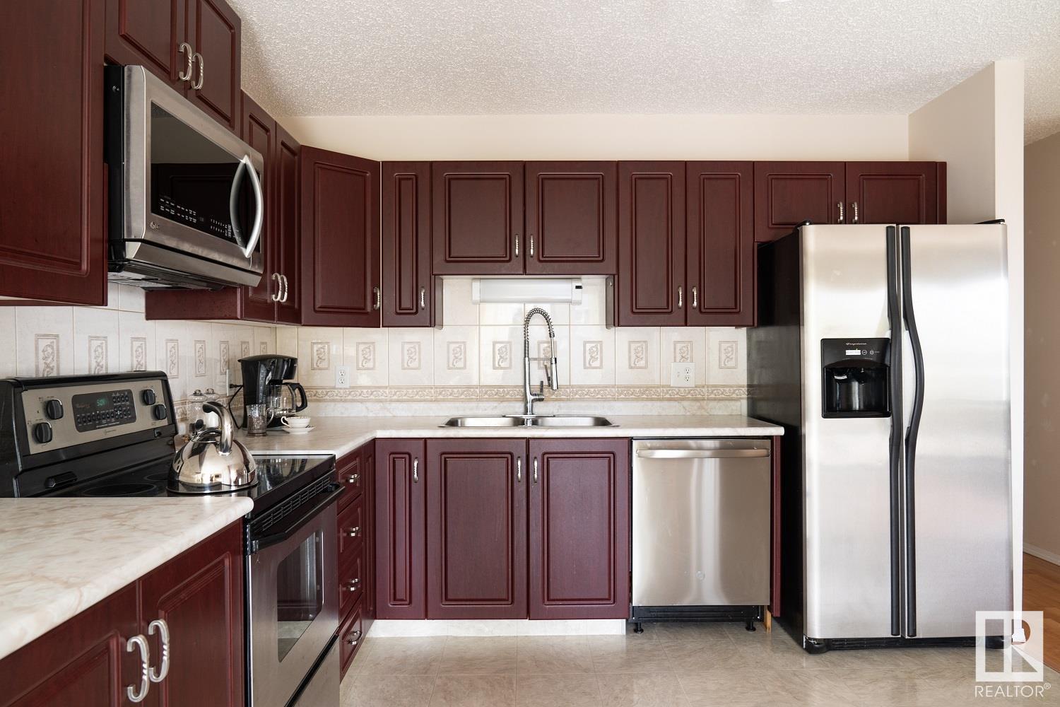 4204 50a Av Property Photo 7