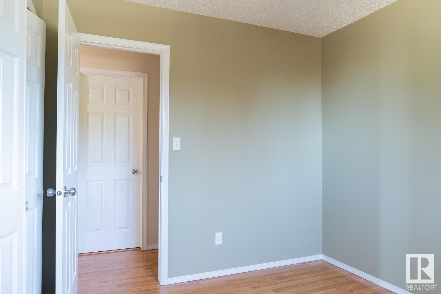 4204 50a Av Property Photo 23
