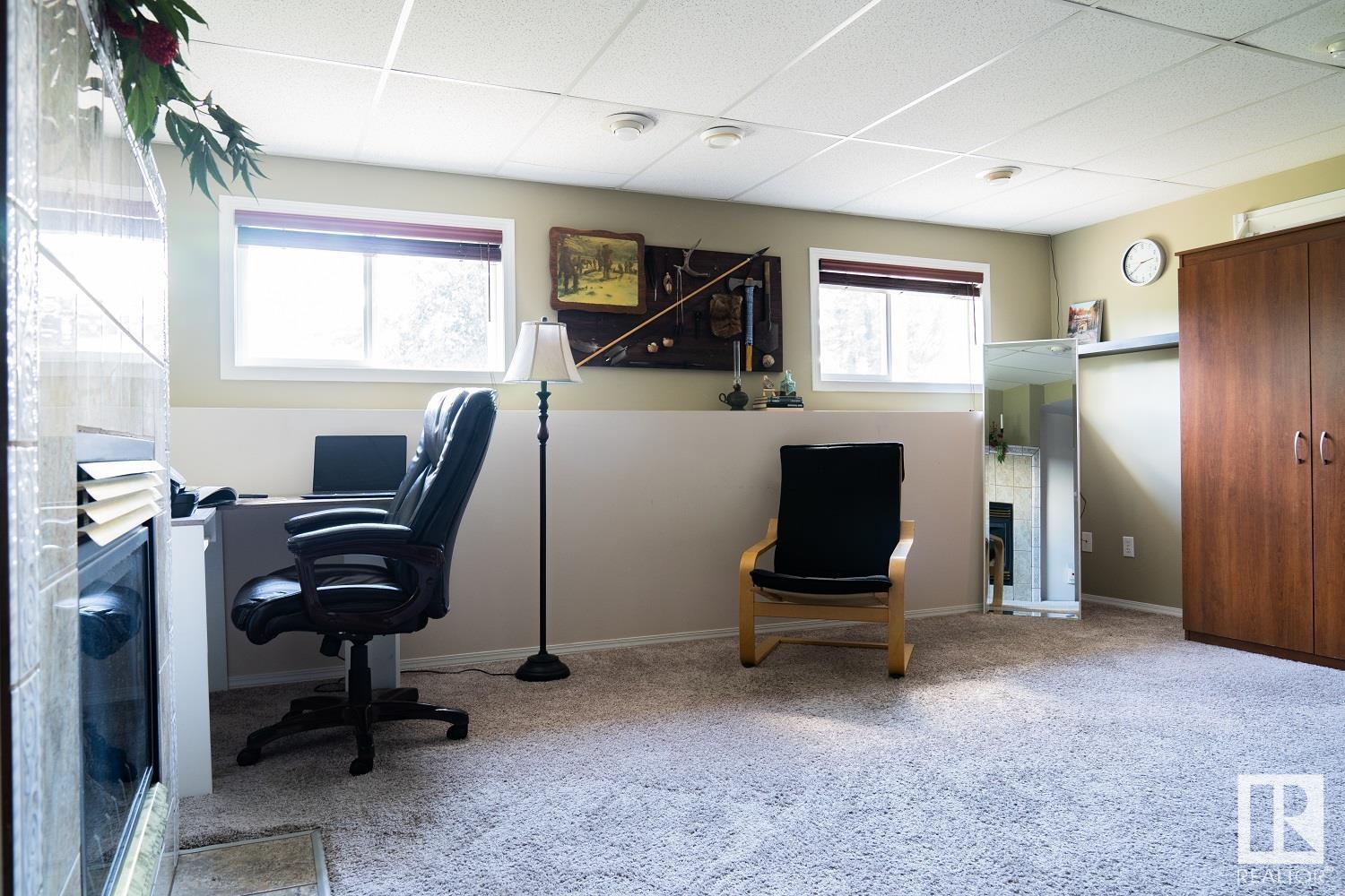 4204 50a Av Property Photo 28