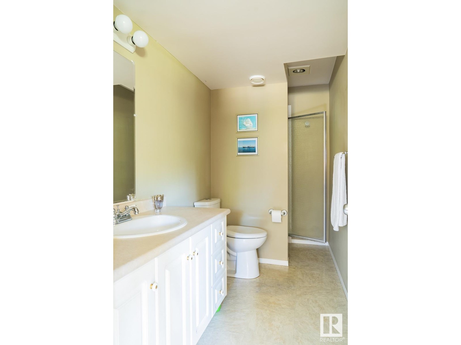 4204 50a Av Property Photo 29