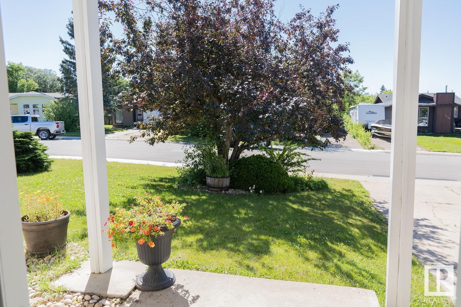 4204 50a Av Property Photo 35