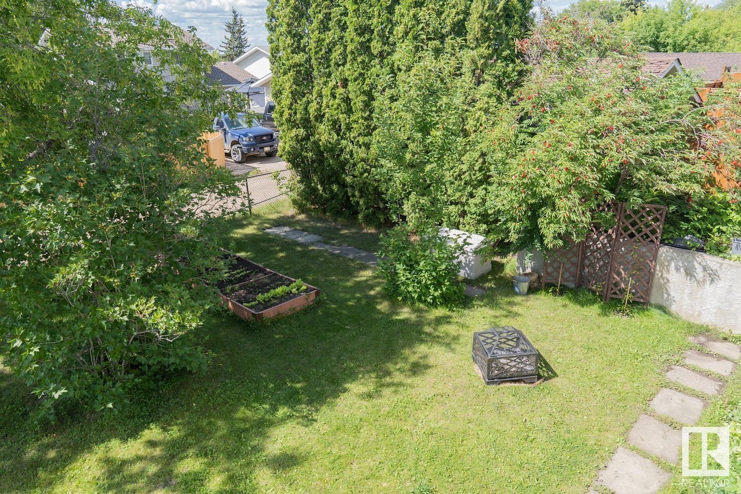 4204 50a Av Property Photo 38