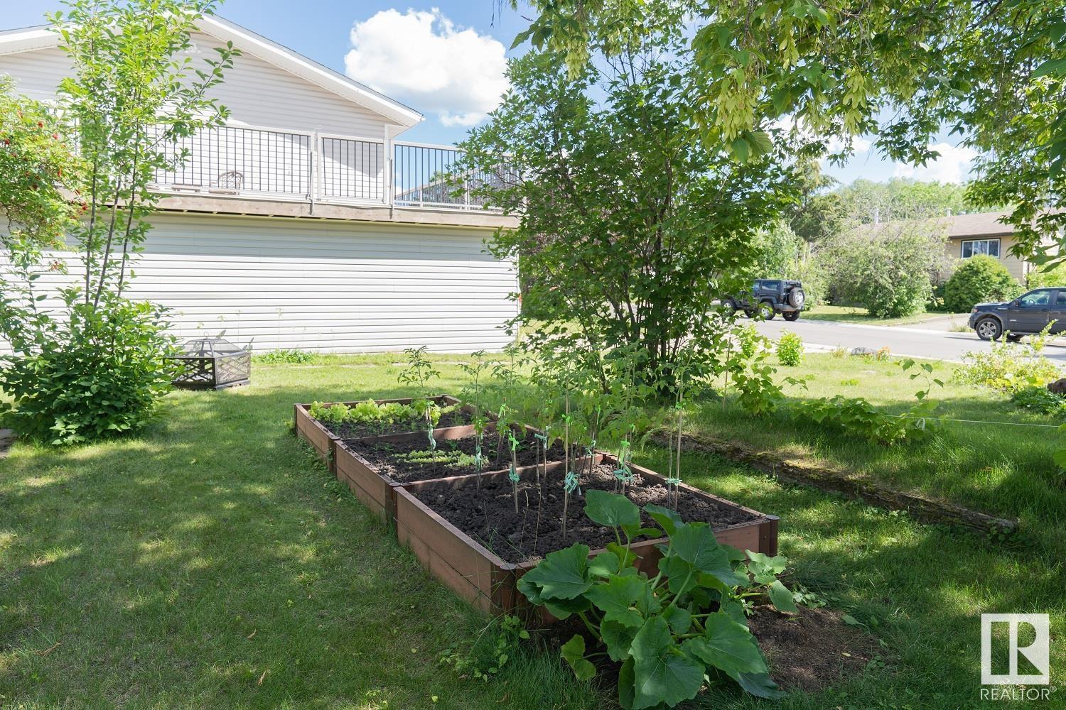 4204 50a Av Property Photo 39