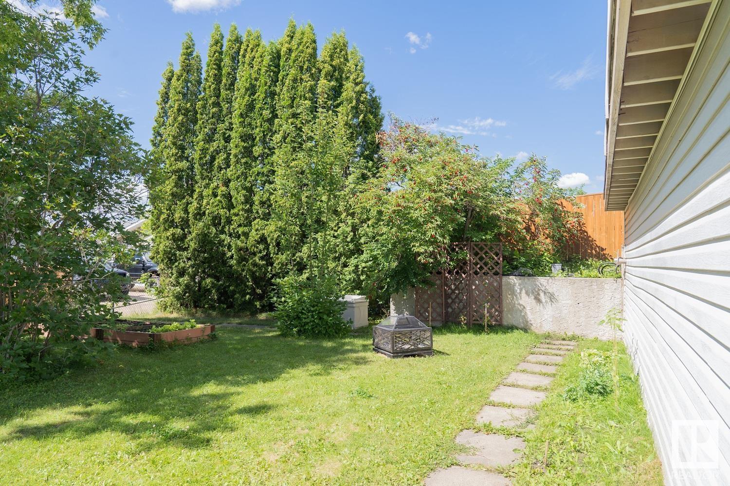 4204 50a Av Property Photo 41