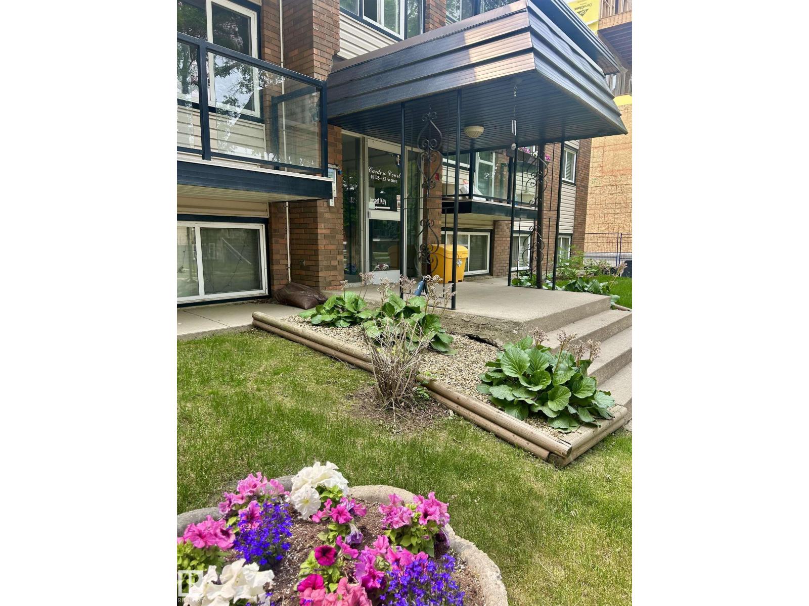 #202 10125 83 Av Nw Property Photo 3