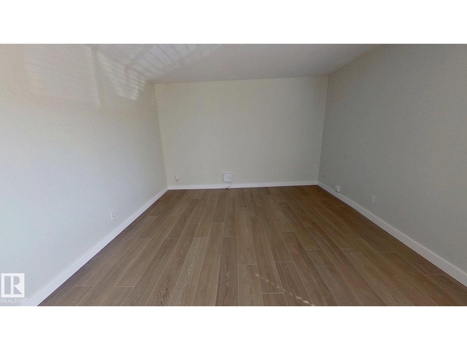 #202 10125 83 Av Nw Property Photo 5