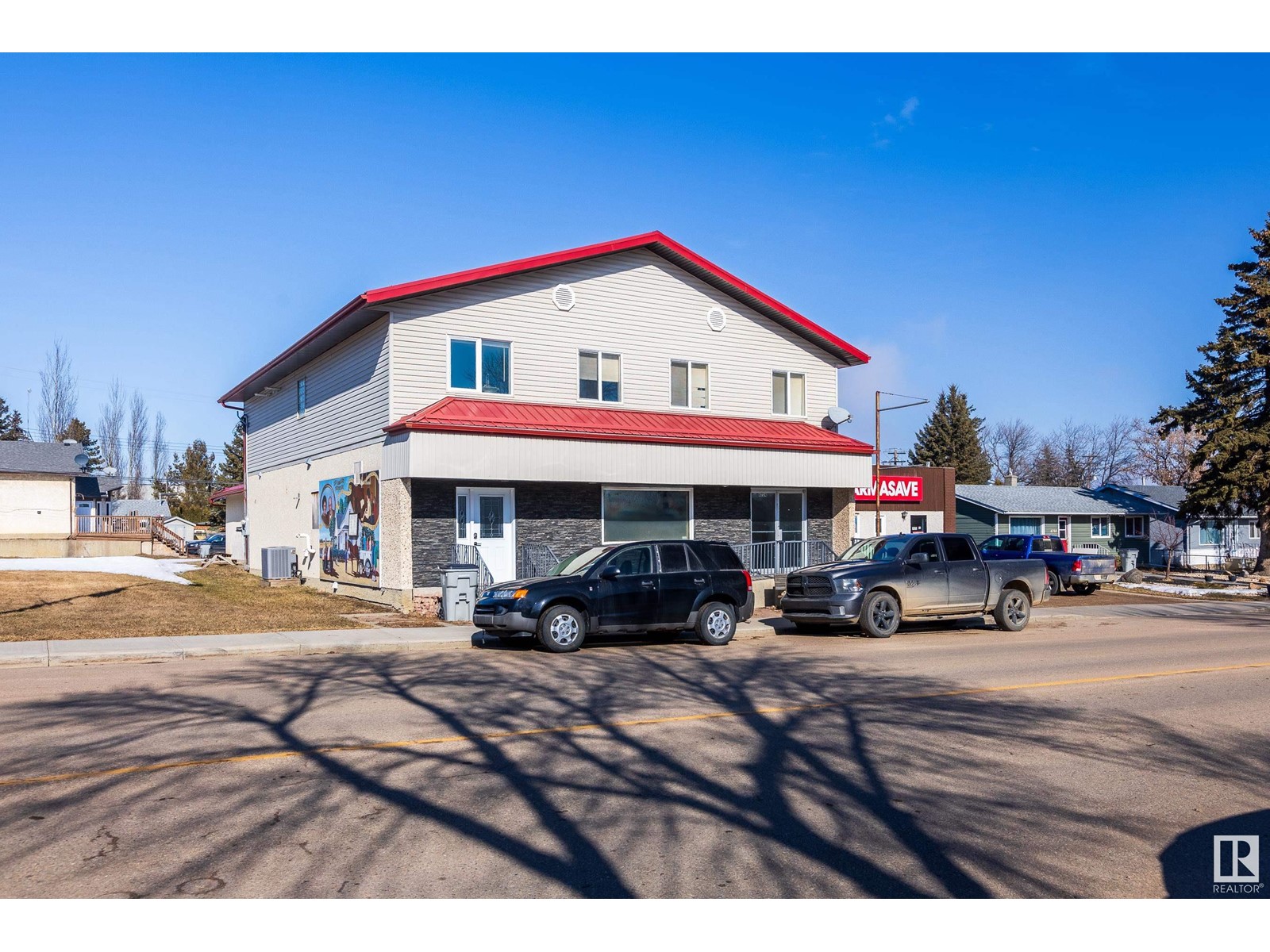 4724 50 Av Property Photo 3