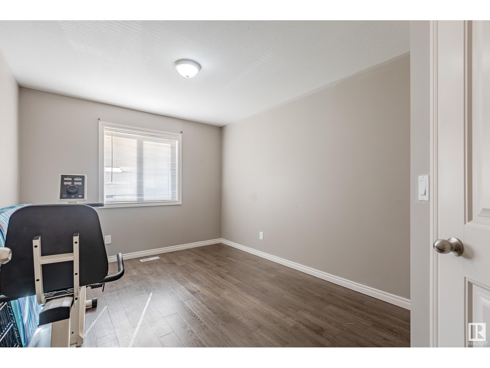 4724 50 Av Property Photo 11