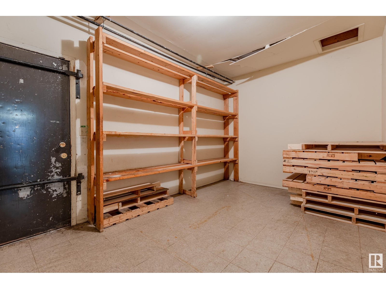 4724 50 Av Property Photo 29