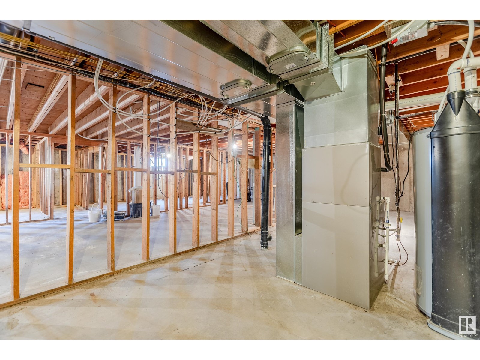 4724 50 Av Property Photo 36