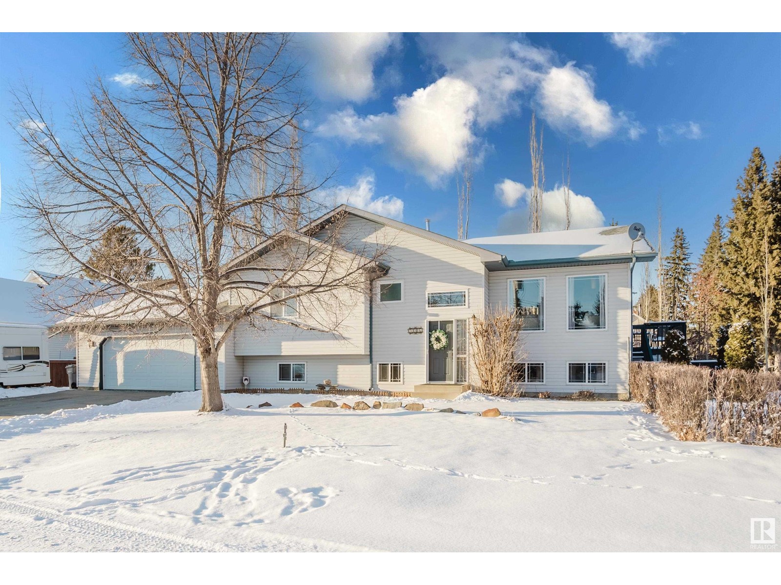 5106 49 Av Property Photo