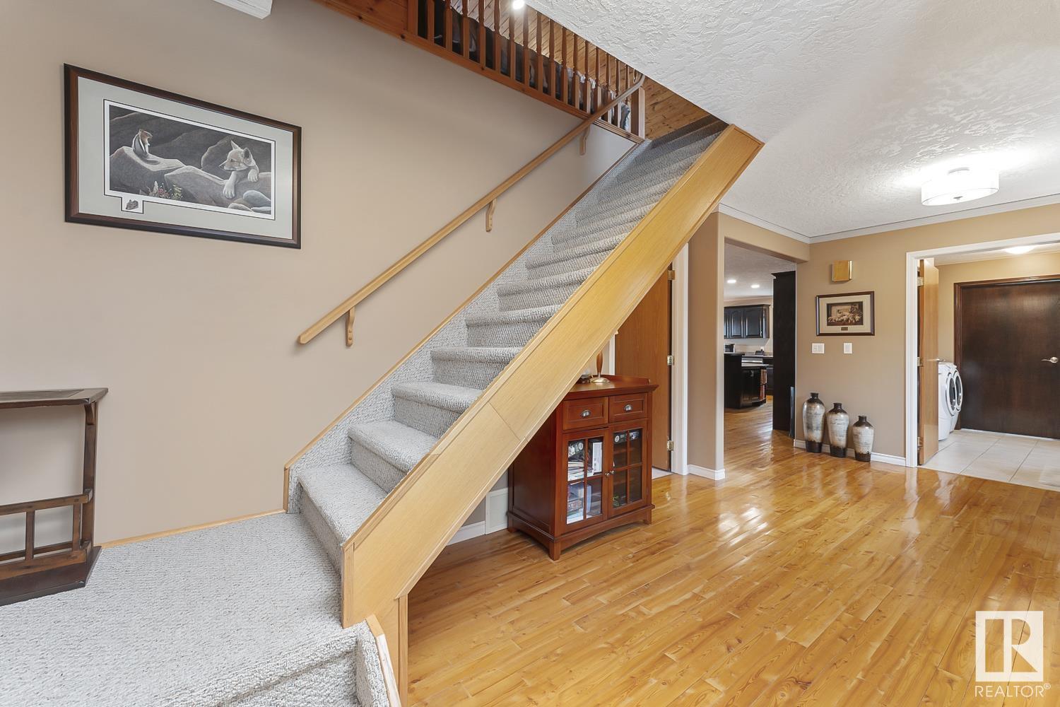 47 Grosbeak Cr Property Photo 4
