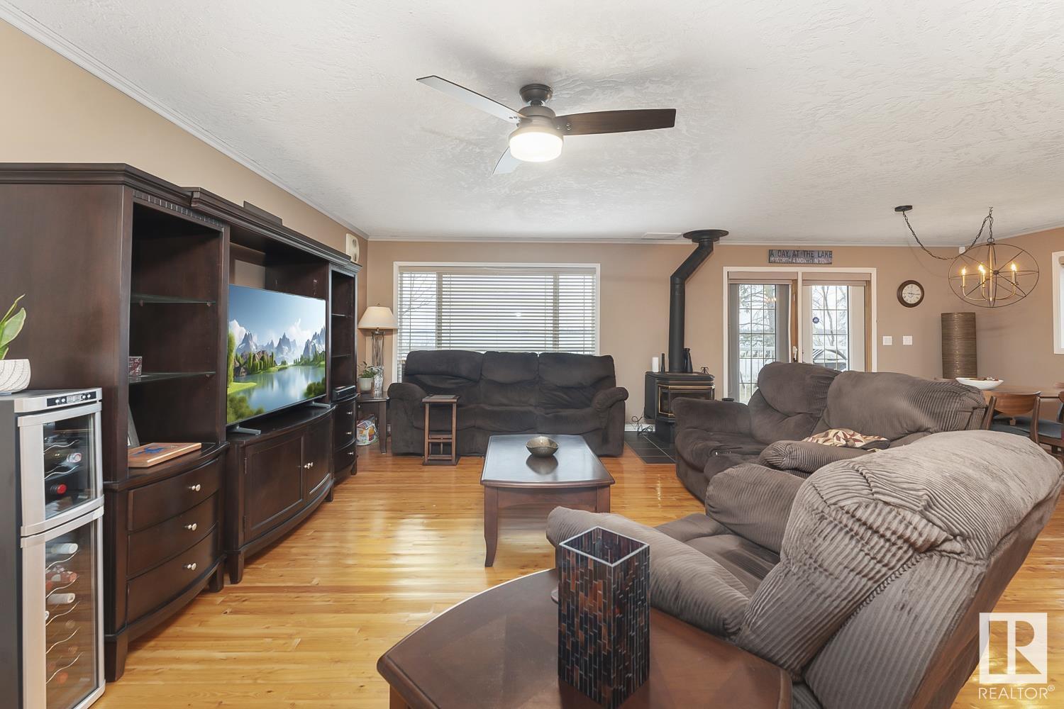47 Grosbeak Cr Property Photo 7