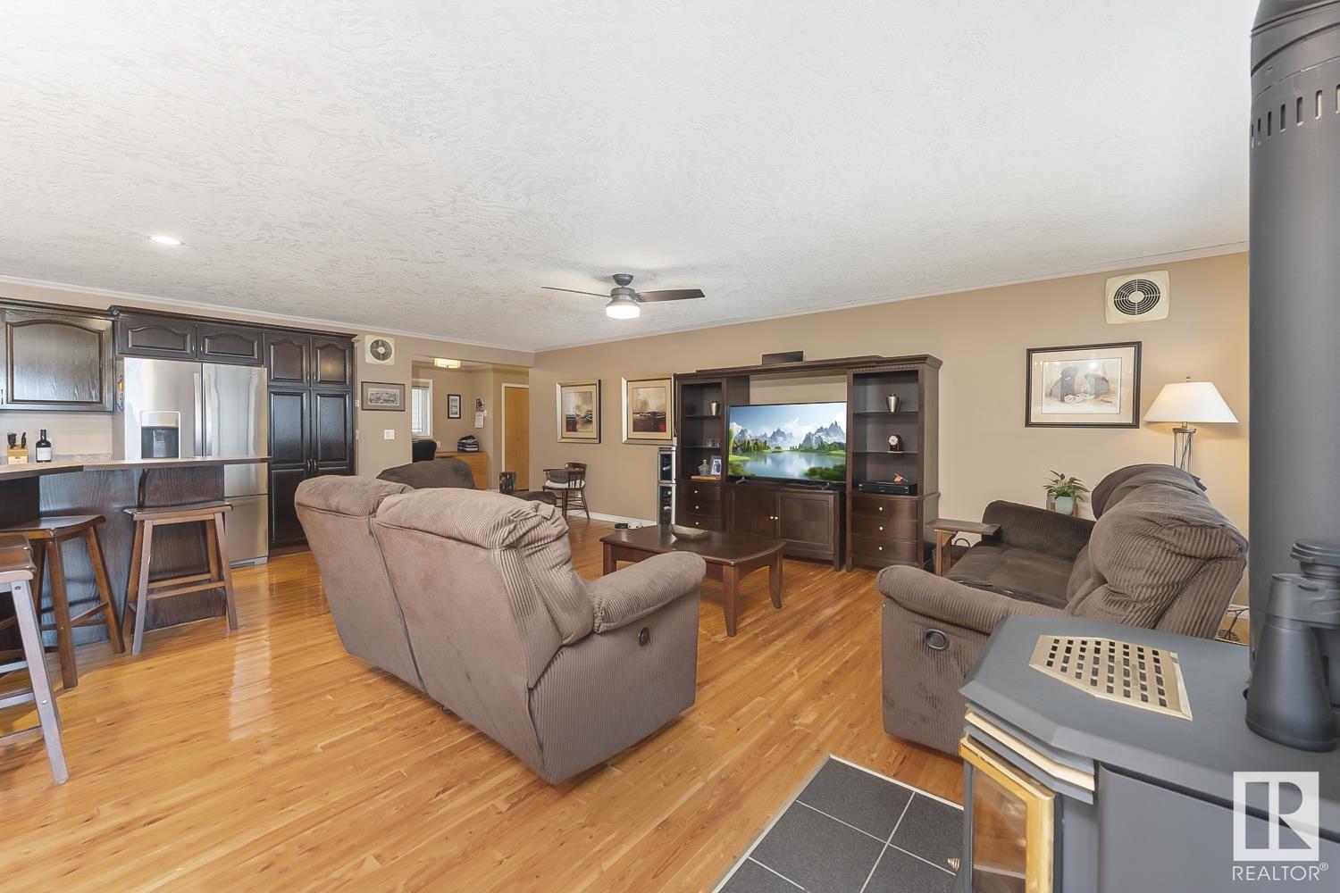 47 Grosbeak Cr Property Photo 9
