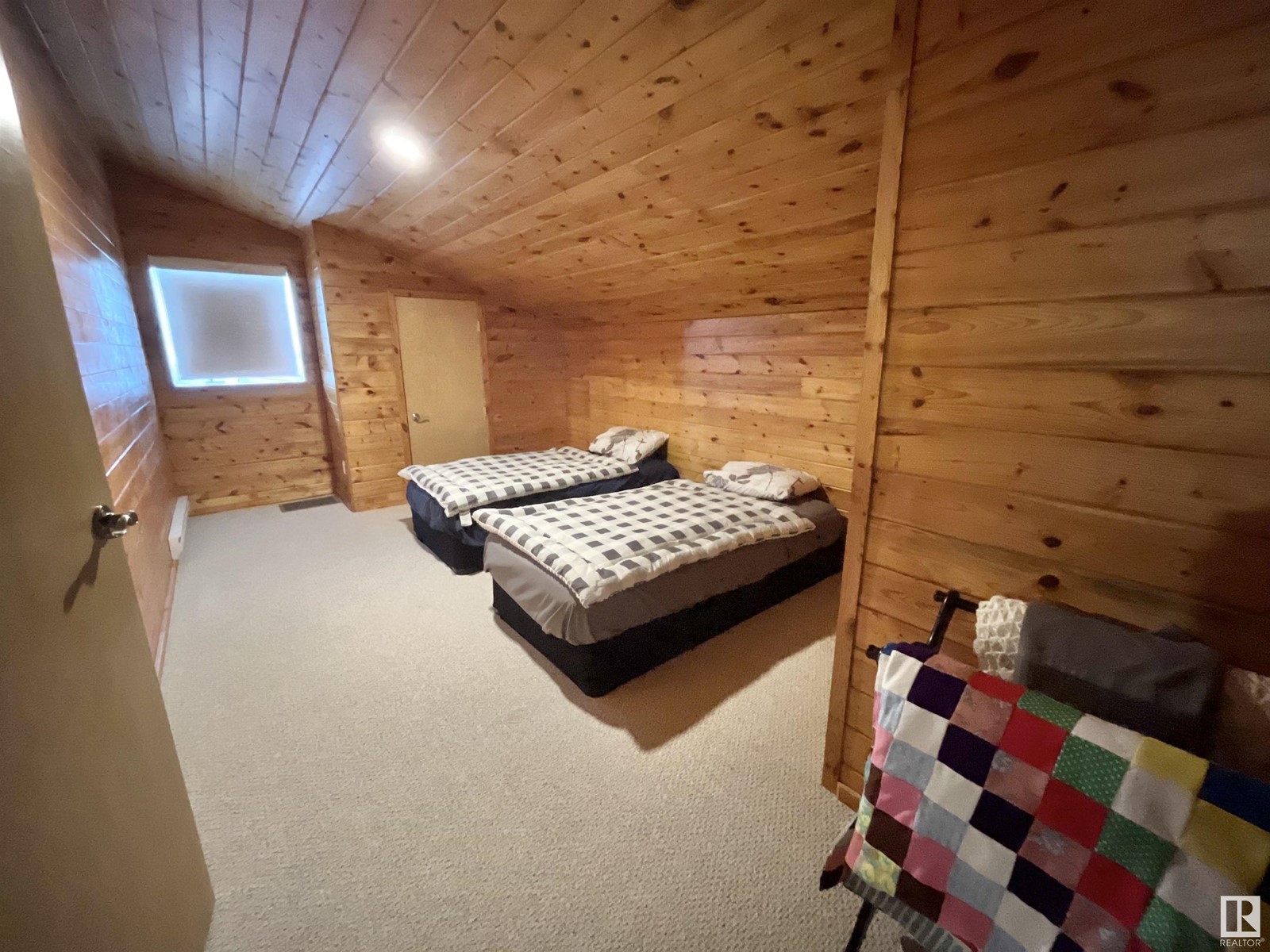 47 Grosbeak Cr Property Photo 25