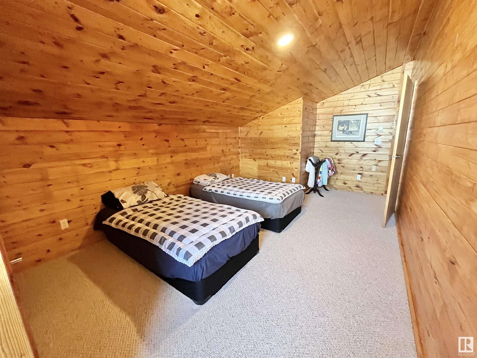 47 Grosbeak Cr Property Photo 26