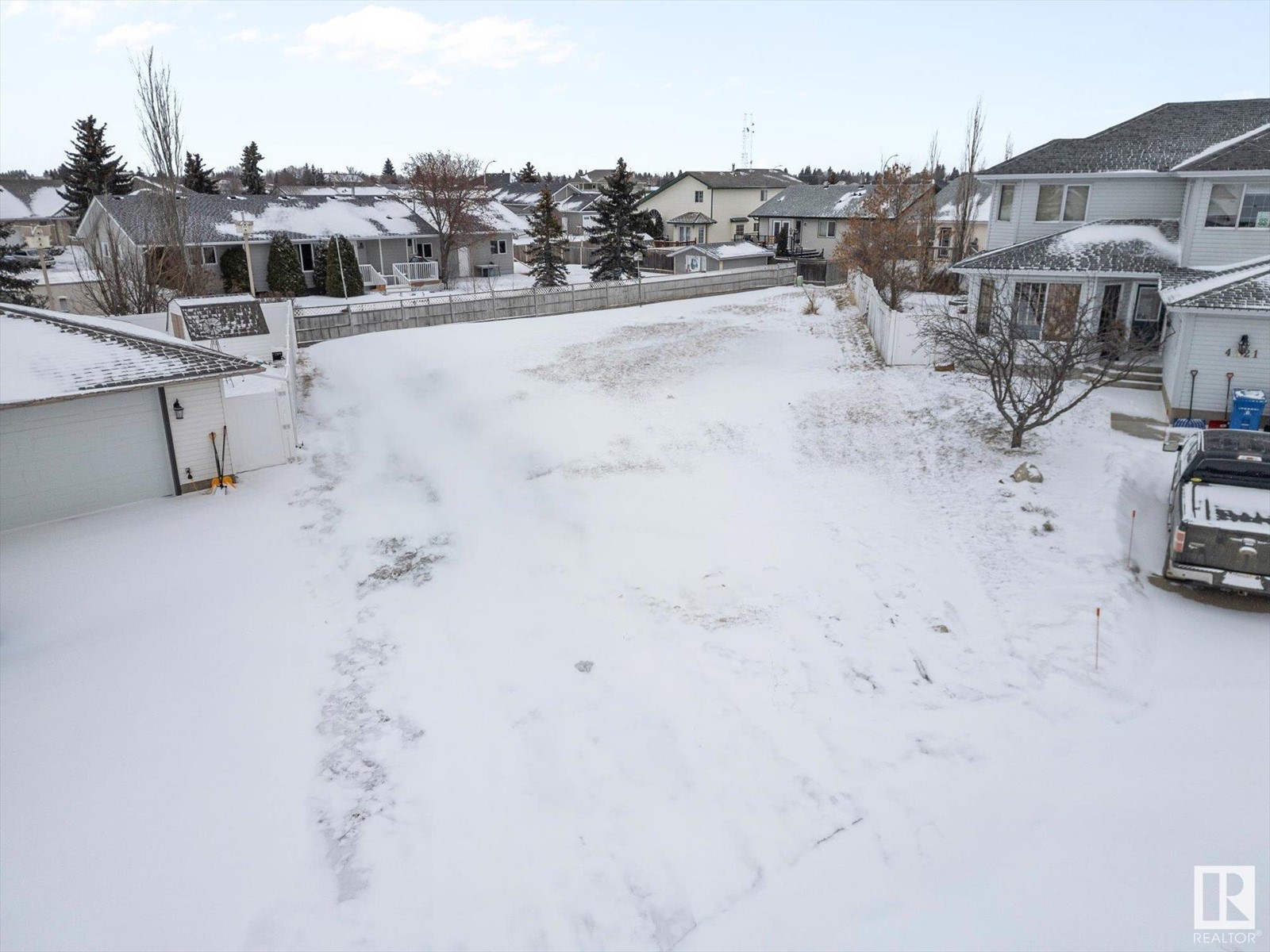 4317 59a Av Property Photo 2