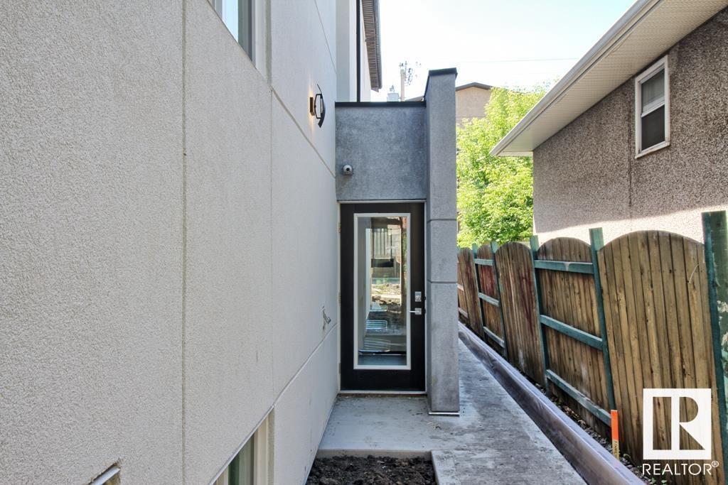 9859 85 Av Nw Property Photo 3