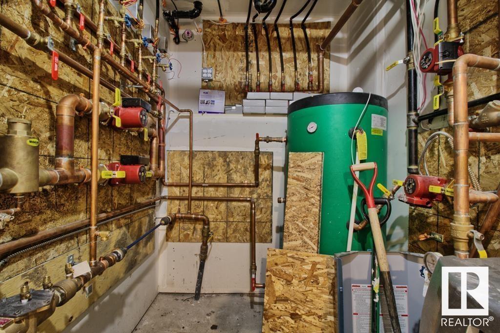 9859 85 Av Nw Property Photo 6