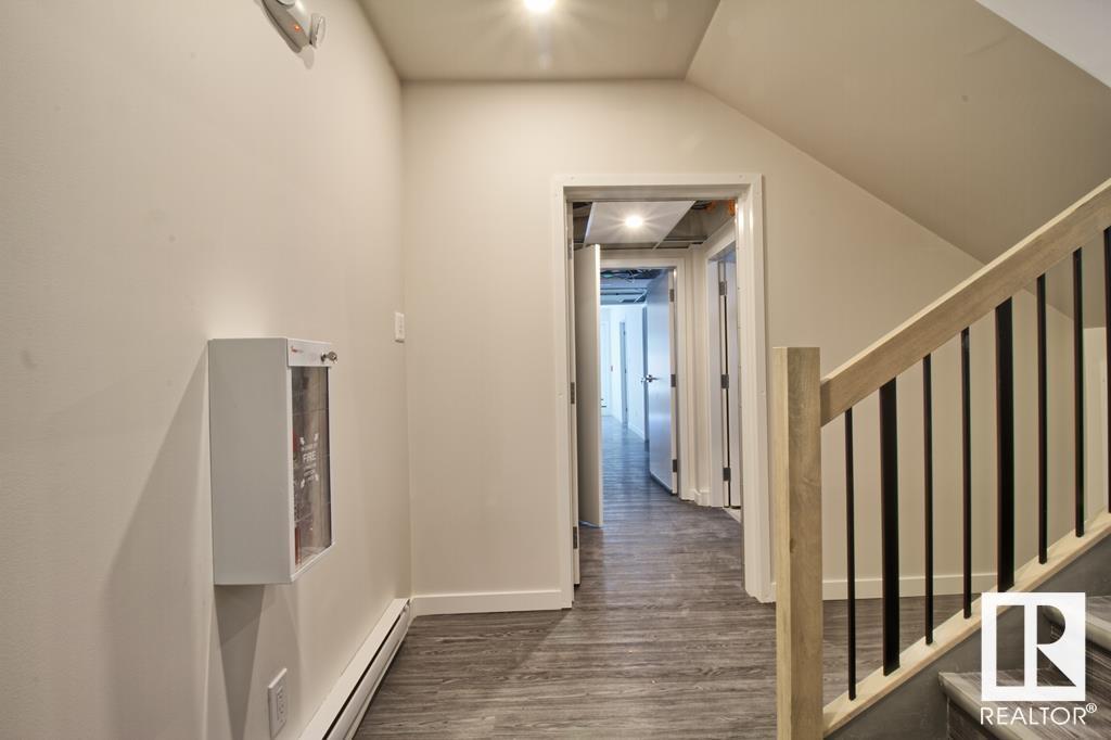 9859 85 Av Nw Property Photo 17