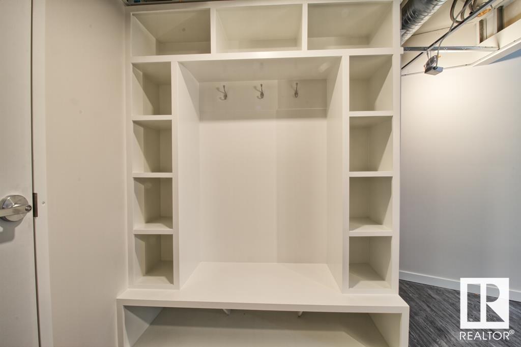 9859 85 Av Nw Property Photo 18