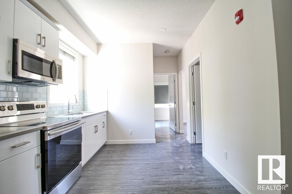9859 85 Av Nw Property Photo 25