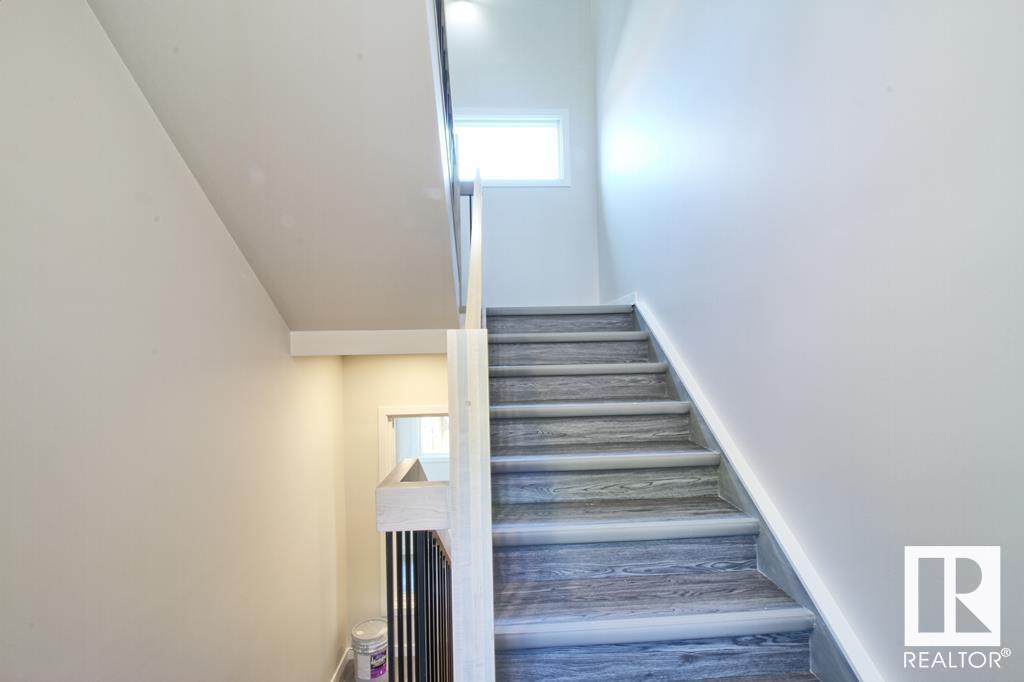 9859 85 Av Nw Property Photo 26