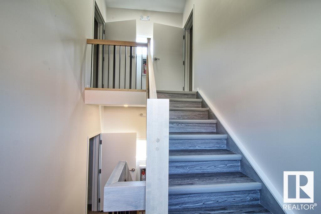9859 85 Av Nw Property Photo 28