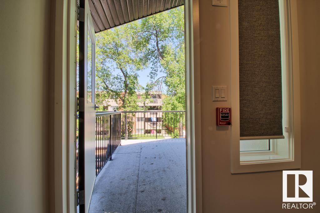 9859 85 Av Nw Property Photo 38