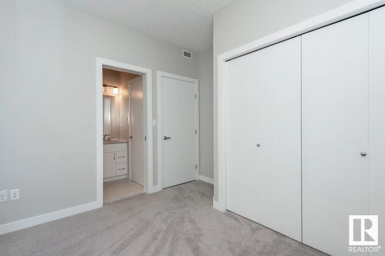 10916 University Av Nw Property Photo 6