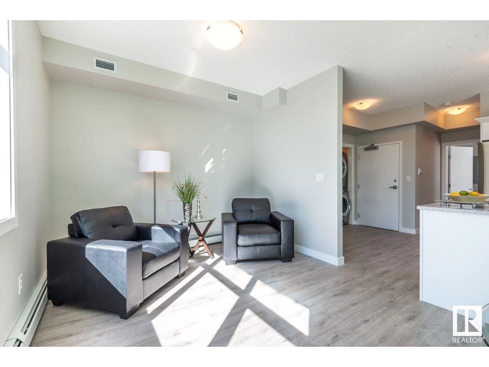 10916 University Av Nw Property Photo 13