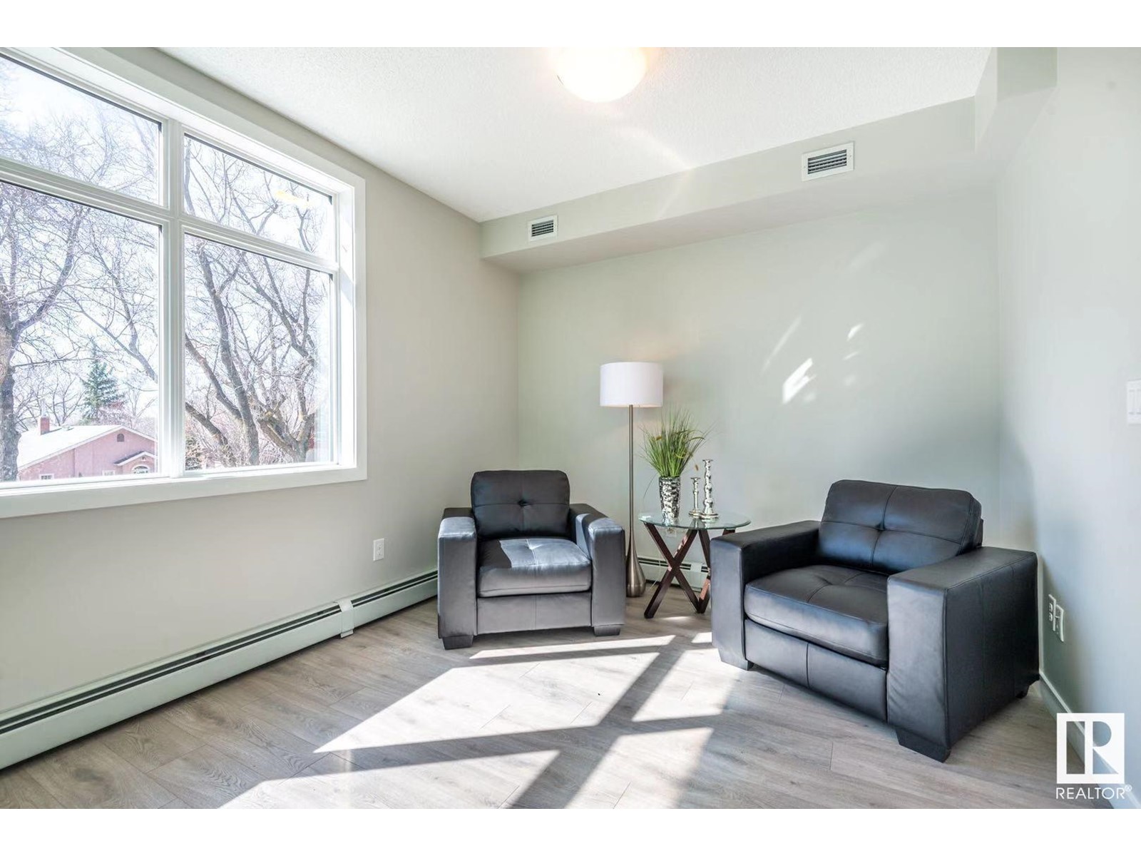 10916 University Av Nw Property Photo 14