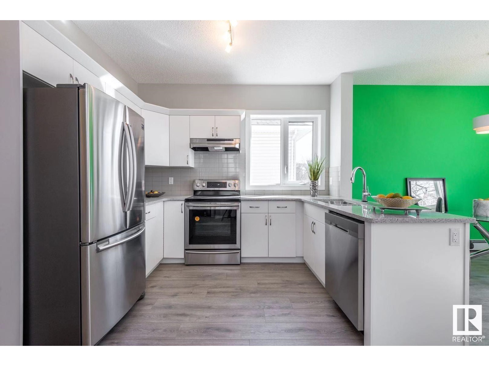 10916 University Av Nw Property Photo 15