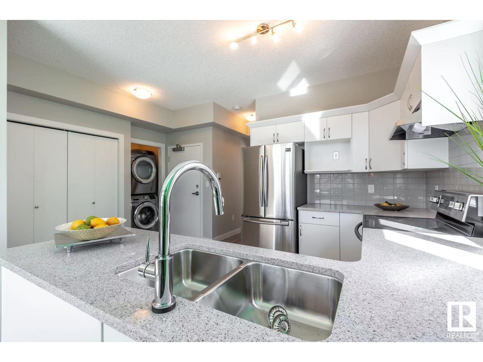 10916 University Av Nw Property Photo 18