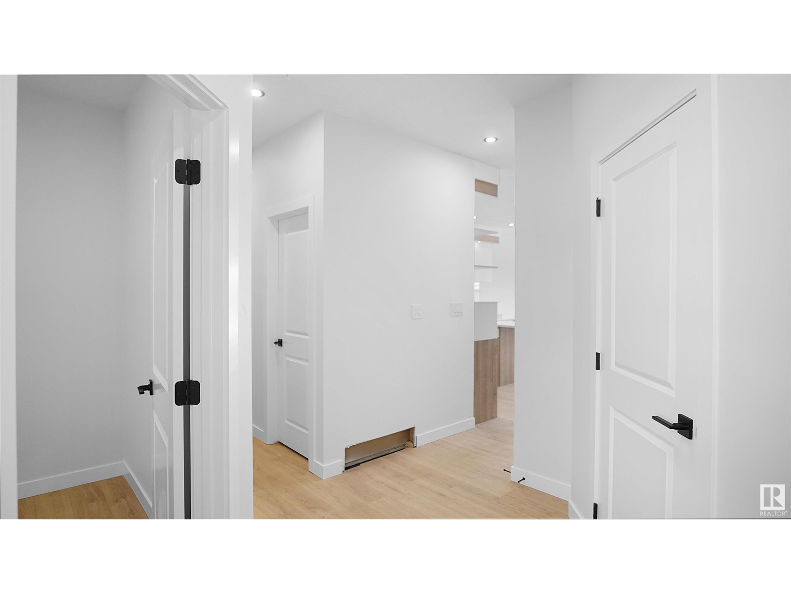 55 Ashbury Cr Property Photo 4