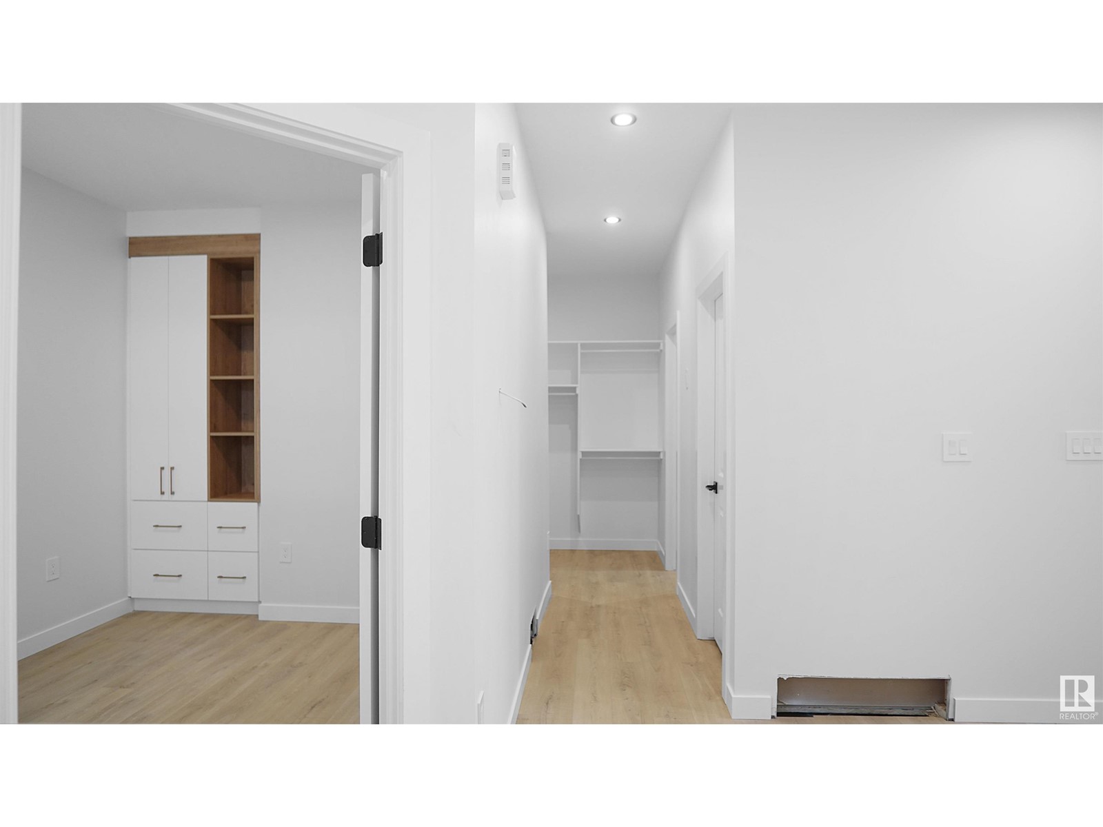 55 Ashbury Cr Property Photo 5