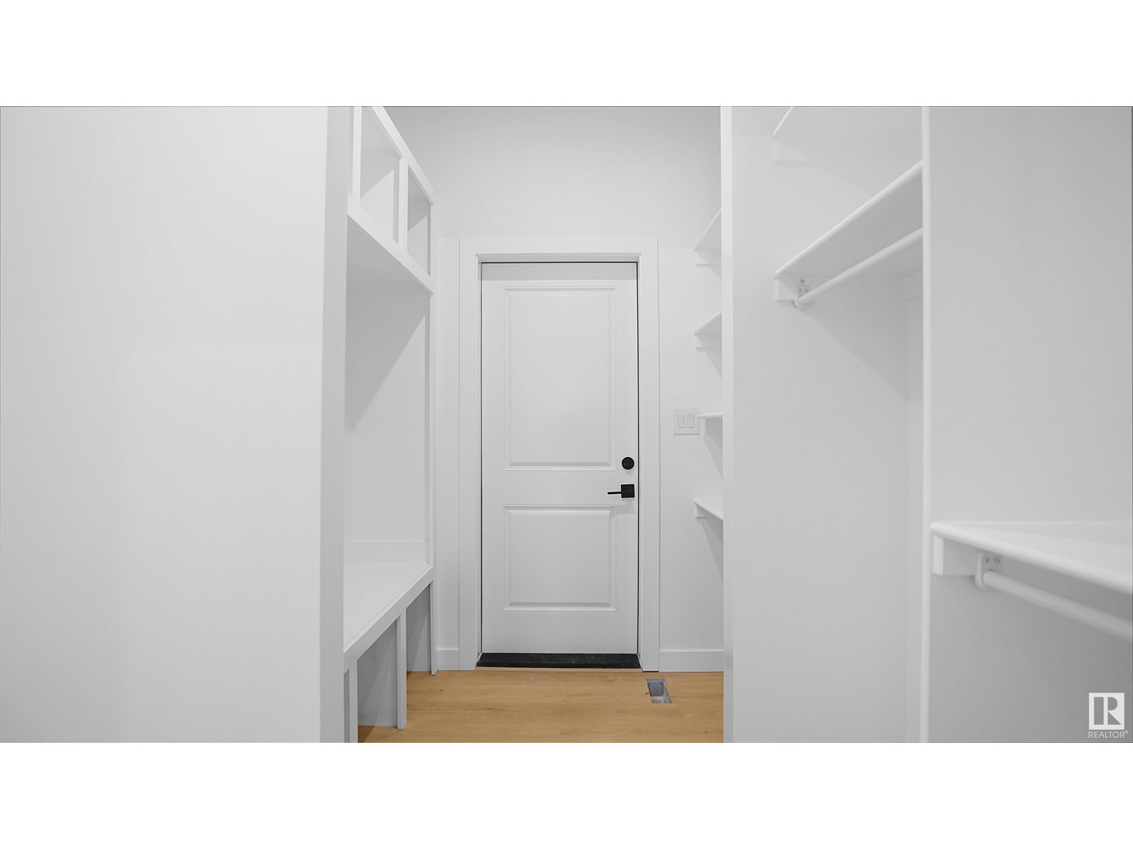 55 Ashbury Cr Property Photo 9