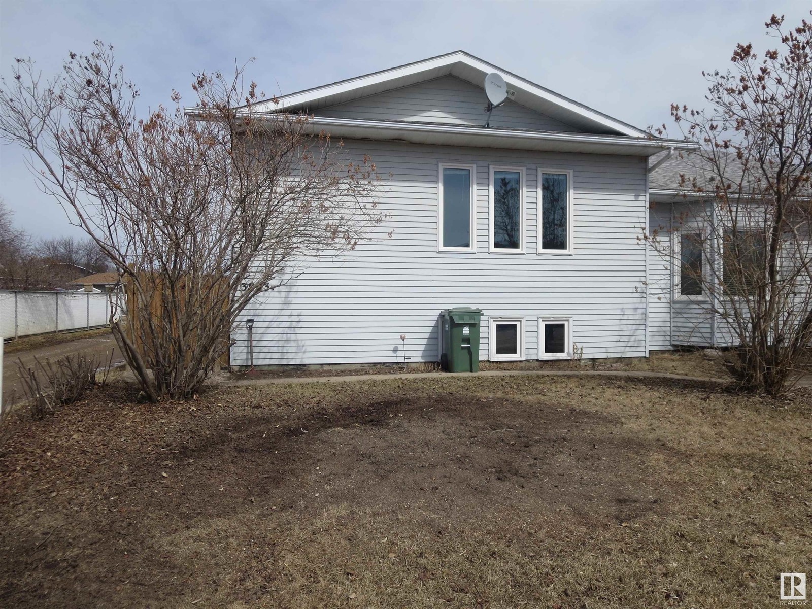#west, Main 3903 43 Av Property Photo