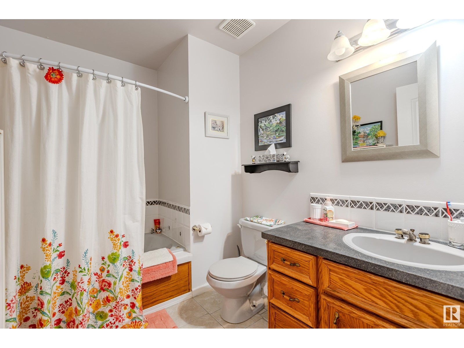 4802 47 Av Property Photo 10