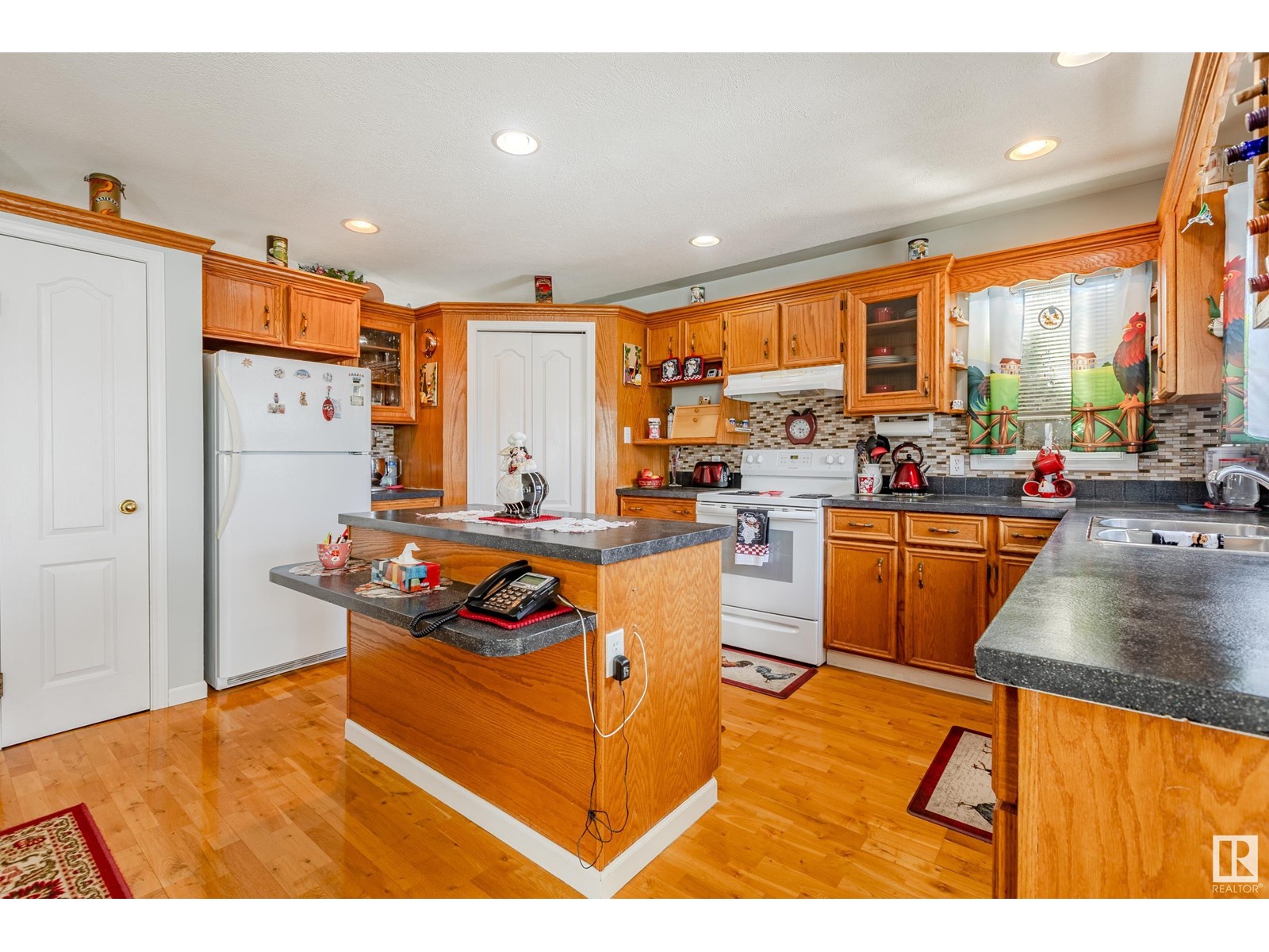 4802 47 Av Property Photo 20